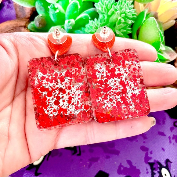 The White Rabbit Acrylic Earrings - Picture 4 of 4